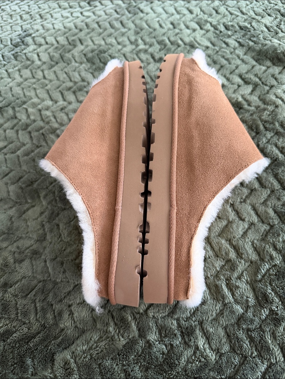 UGG Greenport Slide Sandal - Picture 9 of 10
